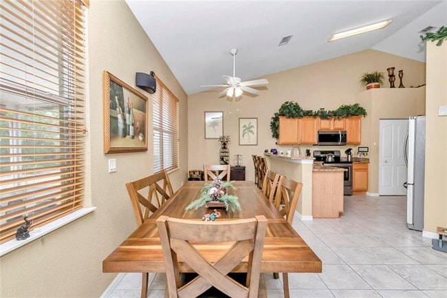 Building Photo - 10372 SW 41st Ct