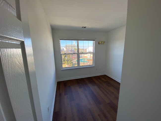 Building Photo - 13359 Misty Dawn Dr