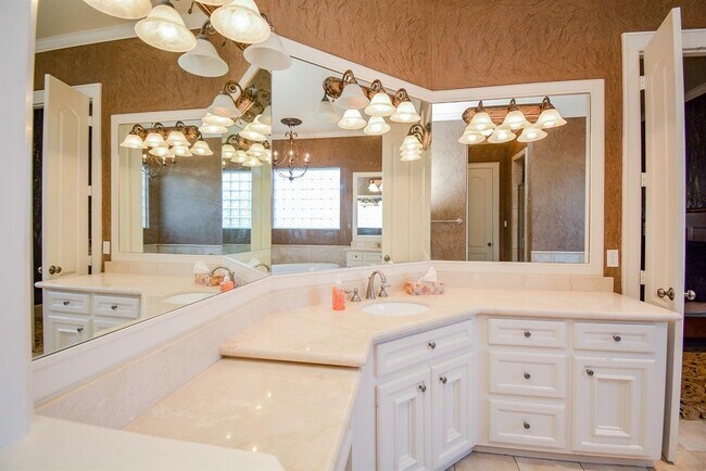 Building Photo - 2603 Braer Ridge Dr
