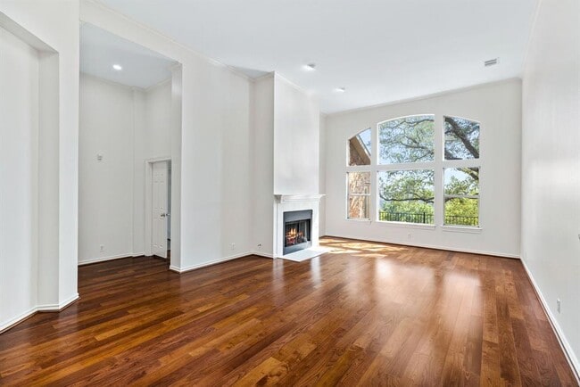 Building Photo - 7503 Clove Cove