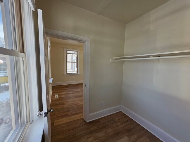 Building Photo - 1816 Wollmer St