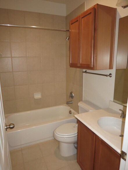 Building Photo - 1206 Emerald Glen