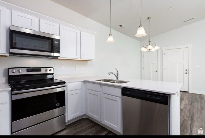 Building Photo - 527 N 360 W