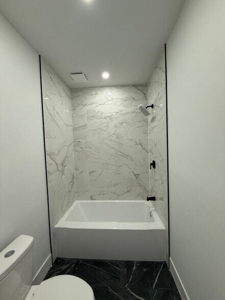 Building Photo - 442 Hudson Ave