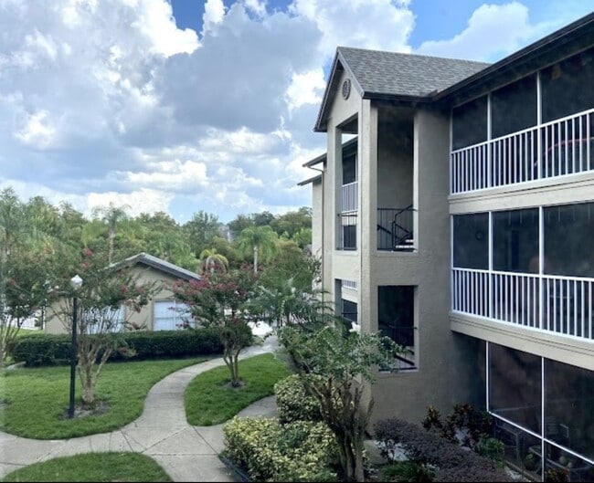 Building Photo - Landing - 633-107