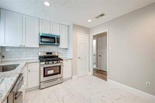 Building Photo - 6802 Glenray Dr