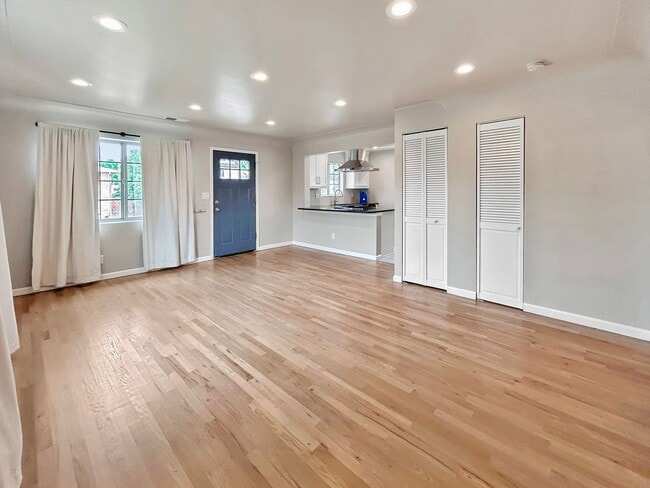 Building Photo - SLOAN'S LAKE: 2-BEDROOM UNIT WITH HIGH-END FINISHES