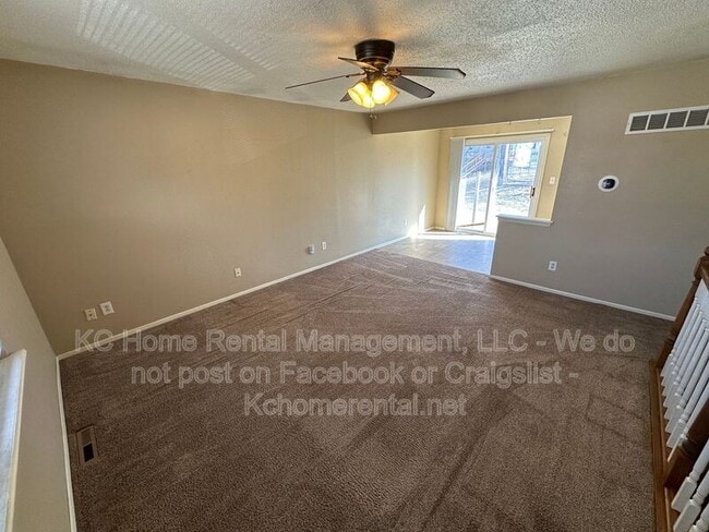 Building Photo - 405 NE Westwind Dr