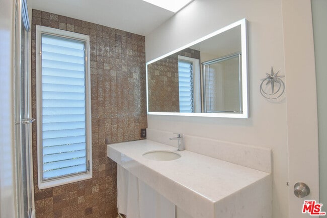 Building Photo - 8895 Appian Way