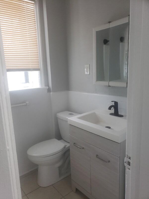 Building Photo - 85 S Lansdowne Ave