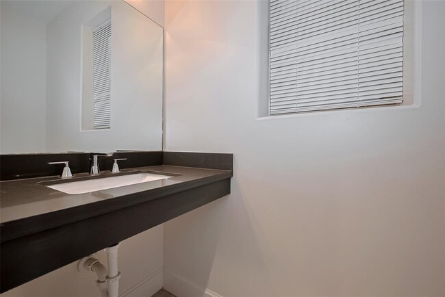 Building Photo - 9404 Glenfield Ct