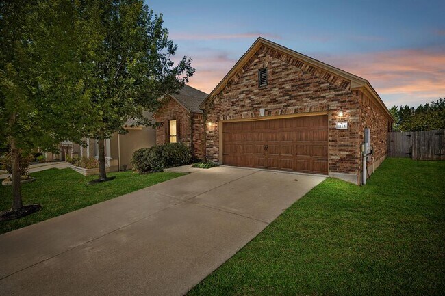 Building Photo - 1113 Yellow Iris Rd