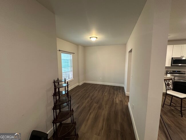 Building Photo - 370 Crestbrook Ln