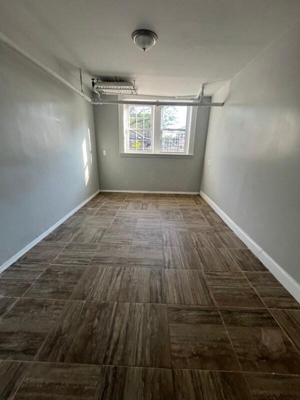 Building Photo - 1009 Chancellor Ave
