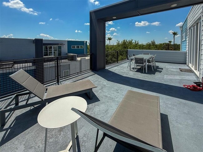 Building Photo - 7770 Sandy Ridge Dr