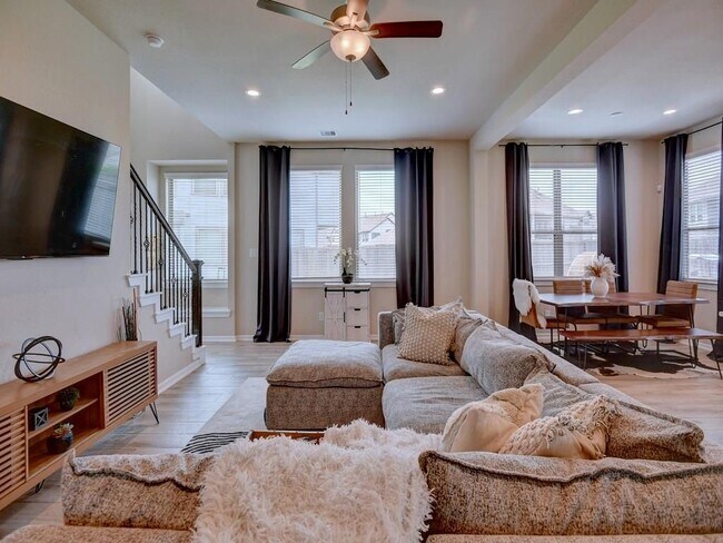 Building Photo - 2543 Manor Valley Ct