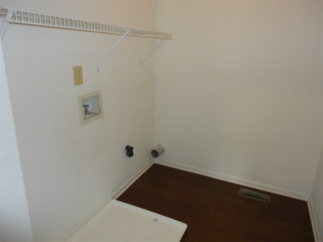 Building Photo - 5123 Milhouse Rd