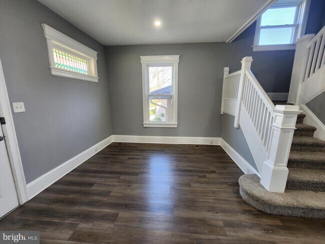 Building Photo - 1072 Parkway Ave