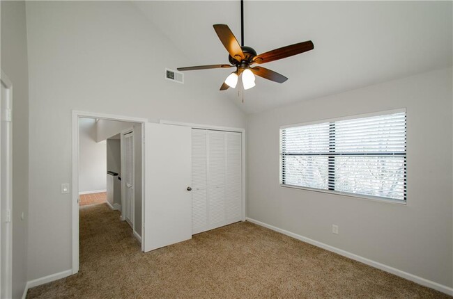 Building Photo - 150 Karina Pl