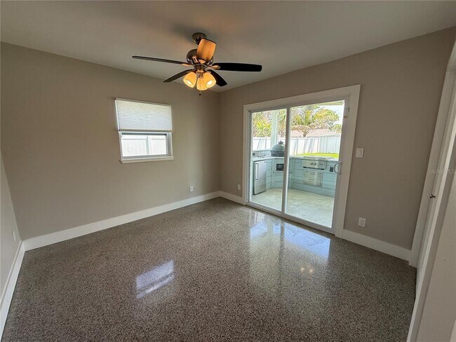 Building Photo - 3665 Belle Vista Dr E