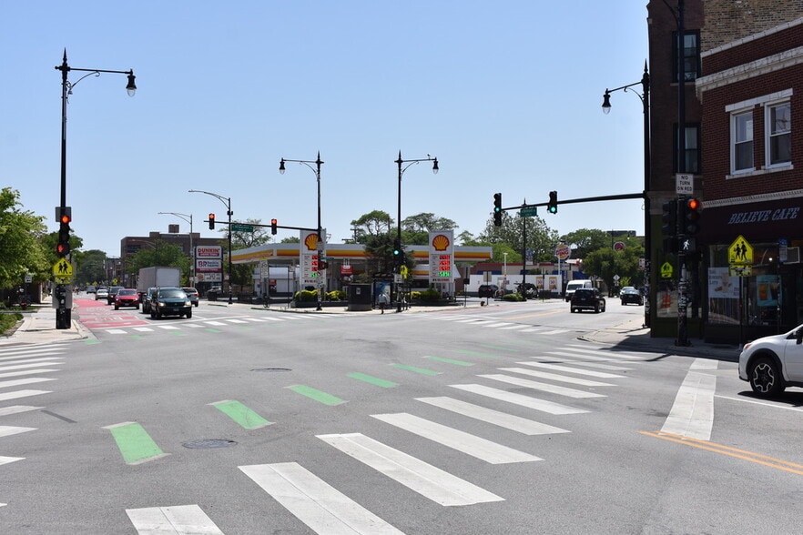 Looking East on Belmont / SE on Milwaukee - 3906 W Belmont Ave