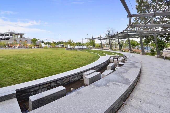 Building Photo - Chic Two-Level Condo in Prime SW Waterfront Location