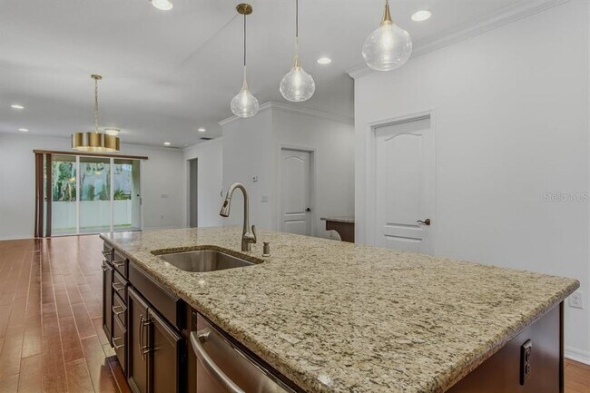 Building Photo - 2669 Peony Dr