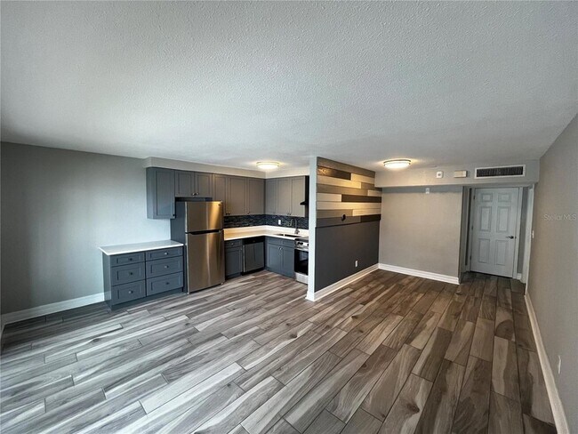 Building Photo - 2566 Gary Cir
