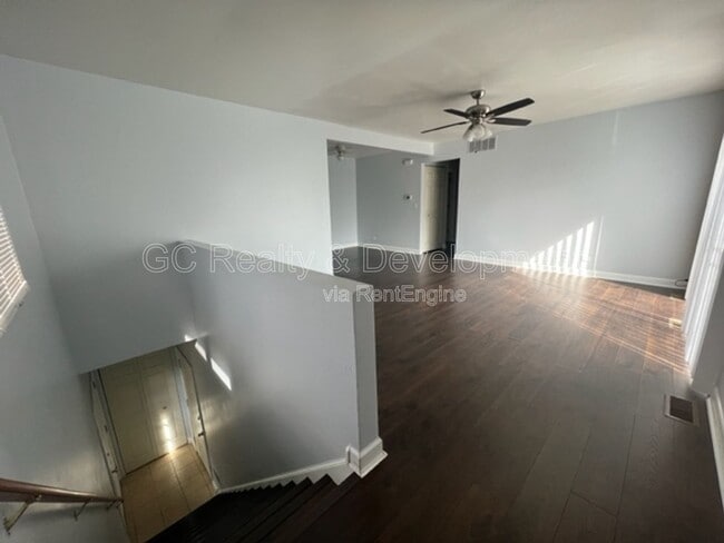 Building Photo - 1367 Sacramento Dr