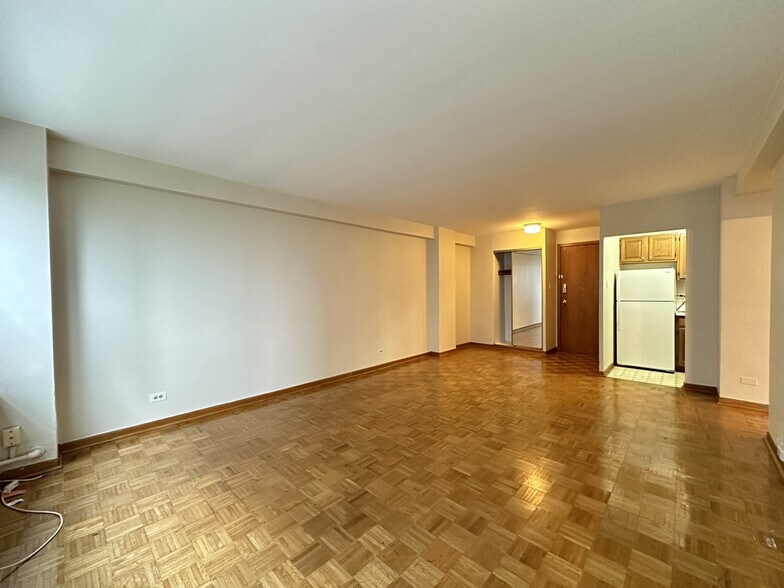 Building Photo - 4180 N Marine Dr