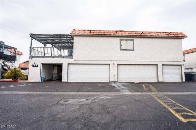 Building Photo - 1133 Willow Tree Dr