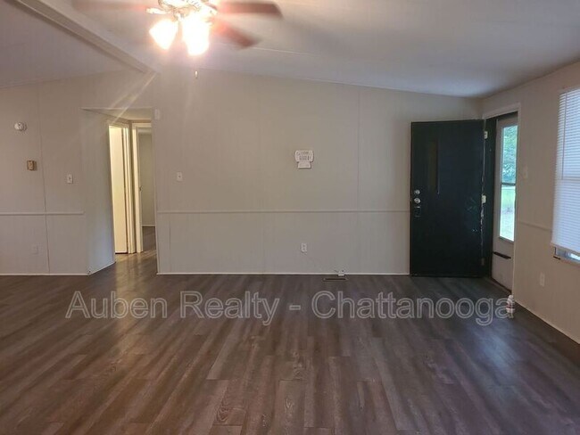 Building Photo - 1029 Grays Dr