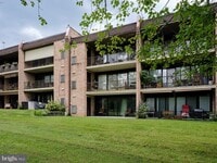 Building Photo - 22 Hermitage Dr