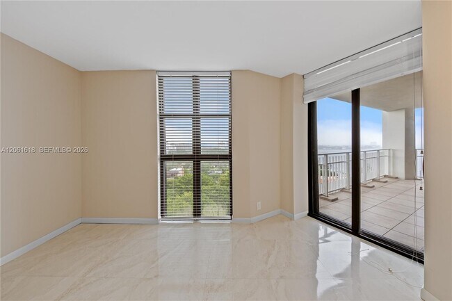 Building Photo - 4000 Towerside Terrace