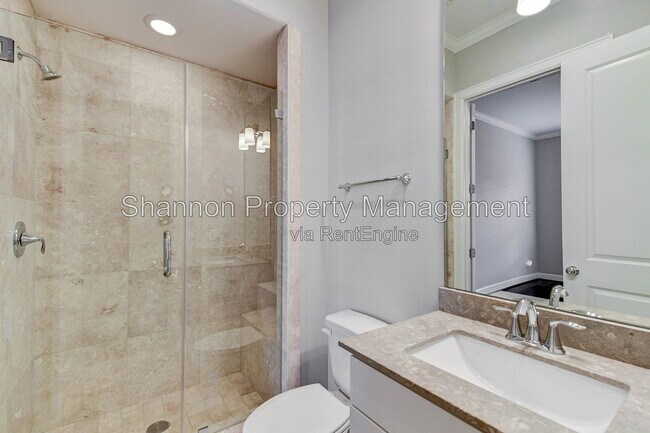 Building Photo - 1215 W 24th St