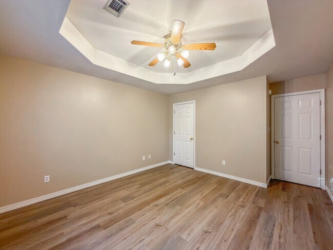 Building Photo - 1627 Osage St