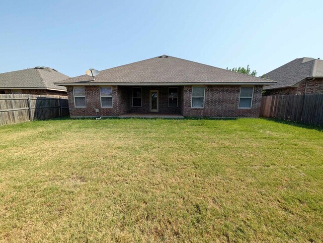 Building Photo - 3012 NW 191st Terrace