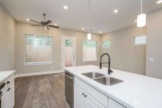 Building Photo - 5117 Royal Heath Dr