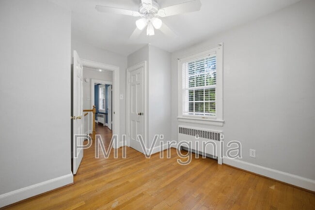 Building Photo - 400 Kemp Ln