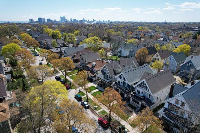 Building Photo - 2943 N Maryland Ave