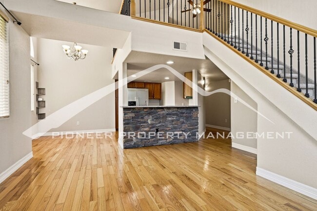 Building Photo - Awesome Townhome in Arvada