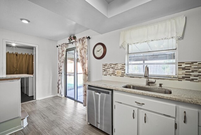 Building Photo - 3664 Longbow Rd