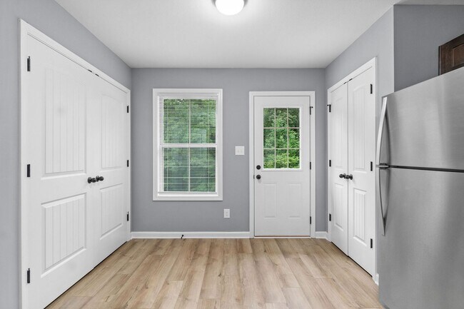 Building Photo - 288 Smithson Ln