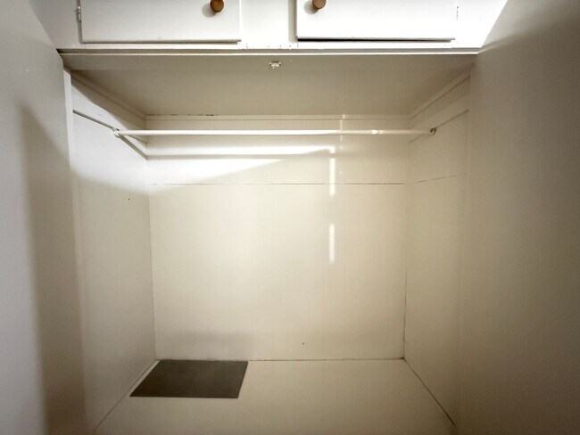 Building Photo - 313 W Ganson St