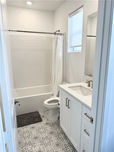 Building Photo - 620 Grizzly