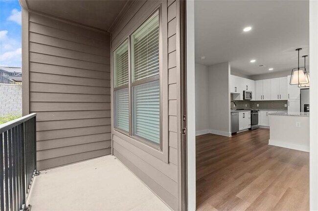 Building Photo - 2648 Sandy Plains Rd