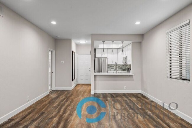 Building Photo - 2236 River Run Dr