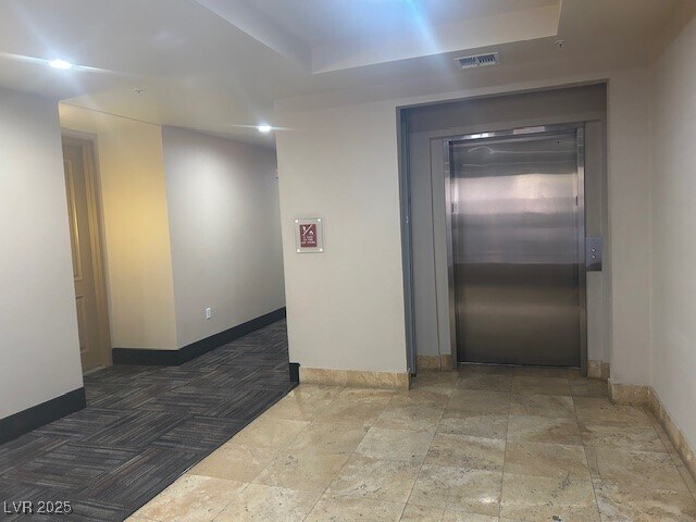 Building Photo - 19 E Agate Ave