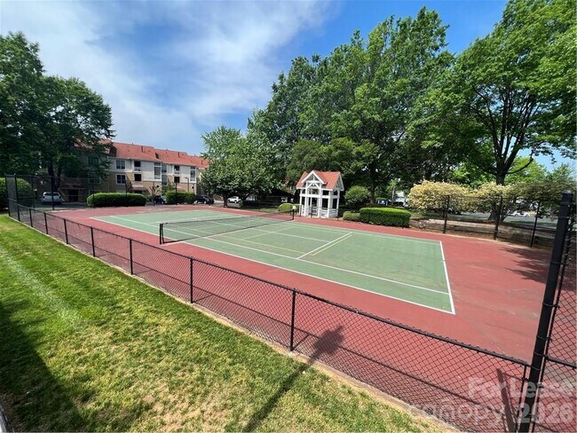 Building Photo - 17919 Kings Point Dr