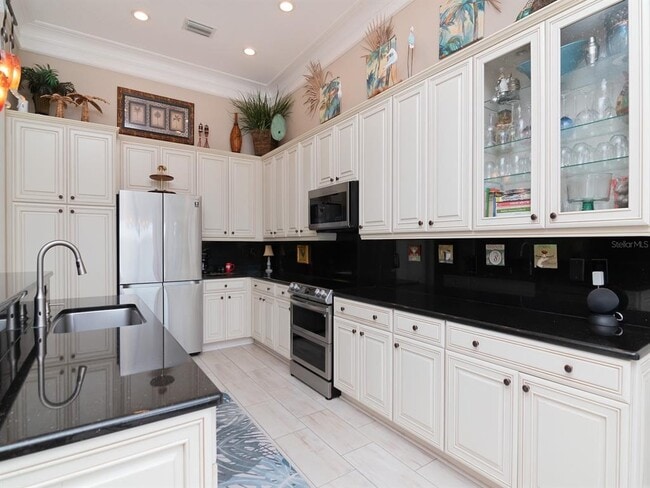 Building Photo - 5011 Sandy Brook Cir